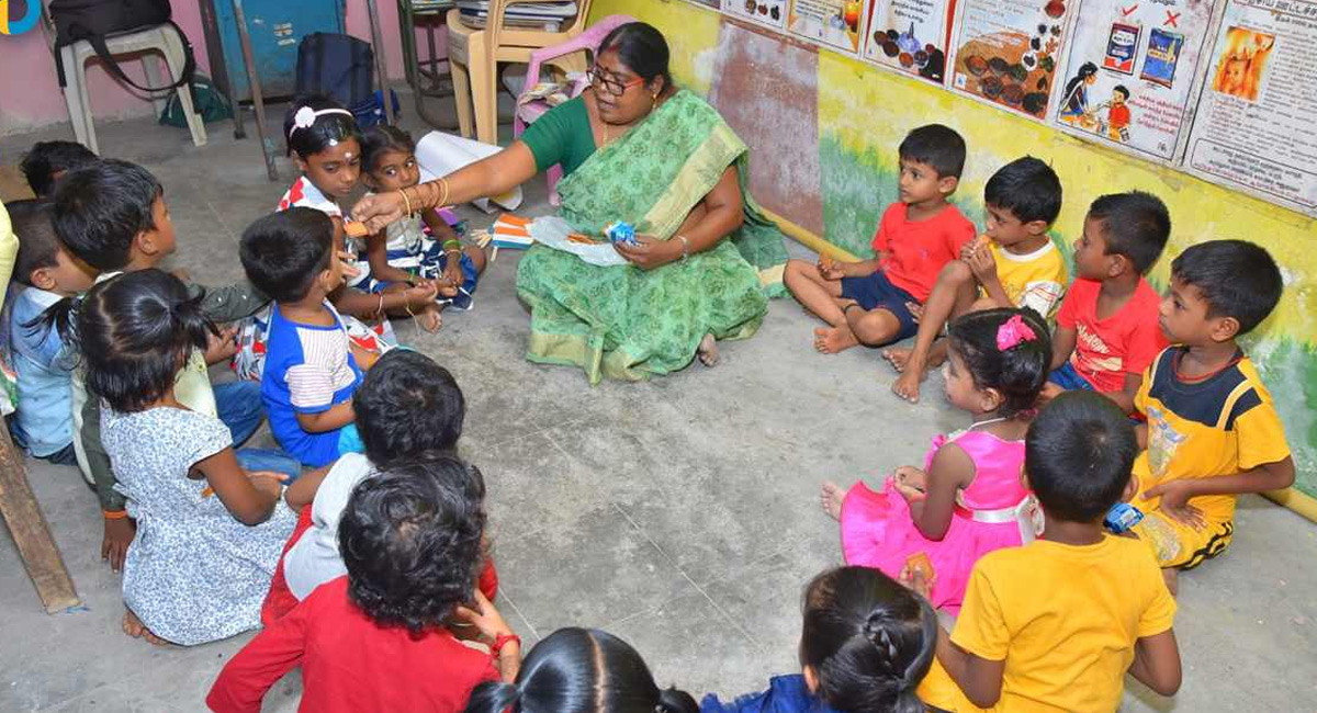 Anganwadi : అంగన్ వాడి టీచర్లకు రేవంత్ సర్కార్ శుభవార్త... ఆసరా పెన్షన్ తో పాటు పదవి విరమణ వయసు పెంపు...!