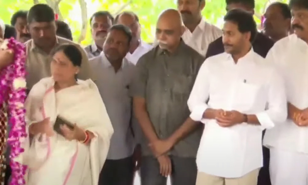 ys jagan participates in ysr birth anniversary celebrations